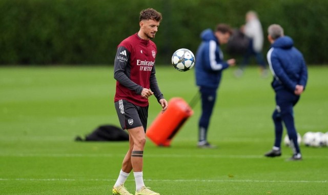 记者：许多英超和其他欧洲球队在关注本-怀特